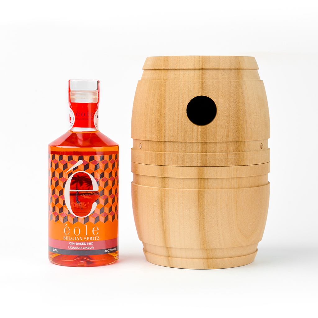Nichoir en bois avec sa bouteille d'Eole Belgian Spritz 50cl